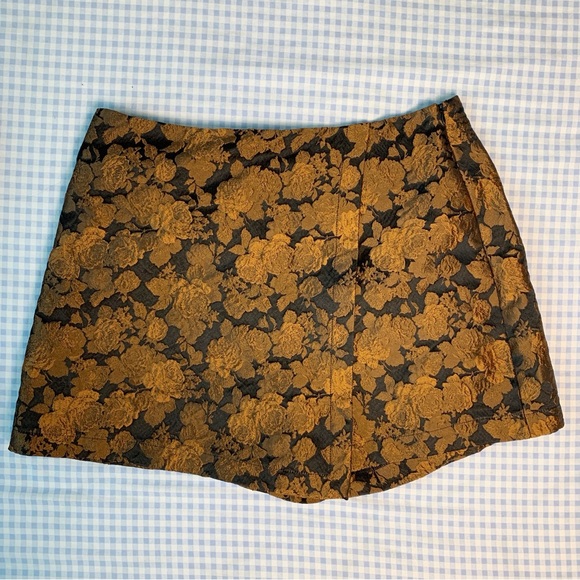 Vici Pants - VICI Black and Orange Floral Skort XL